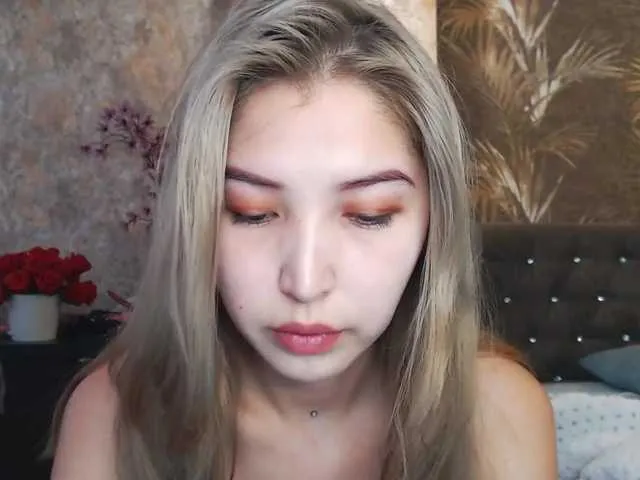 Live sex webcam photo for ShowMGO #272861921