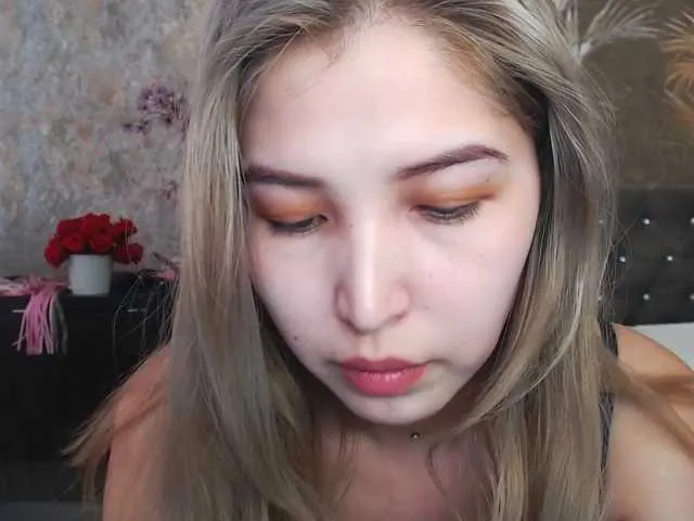 Live sex webcam photo for ShowMGO #272874035