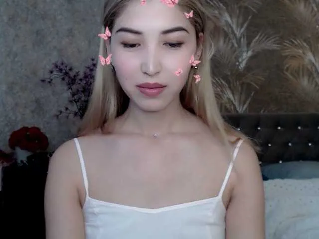 Live sex webcam photo for ShowMGO #273082093