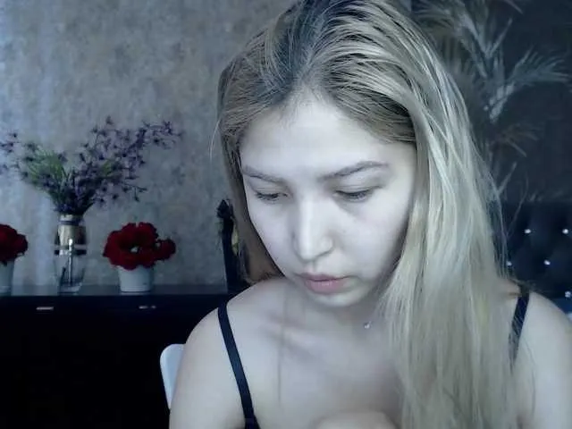 Live sex webcam photo for ShowMGO #273229627