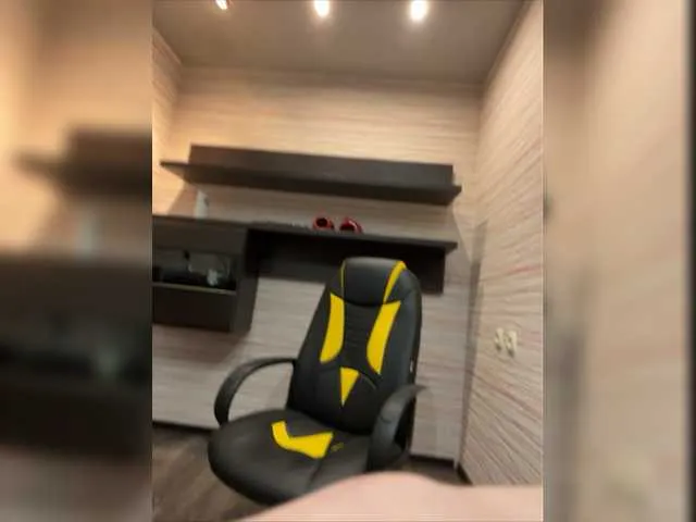 Live sex webcam photo for Shrimprolls #288064825