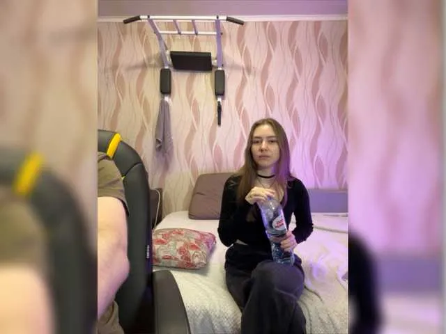 Live sex webcam photo for Shrimprolls #288064865