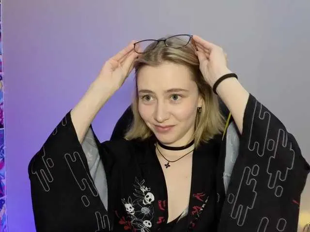 Live sex webcam photo for Shrimprolls #290470232