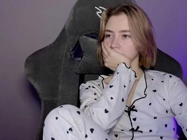 Live sex webcam photo for Shrimprolls #290616701