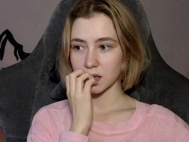 Live sex webcam photo for Shrimprolls #290662037