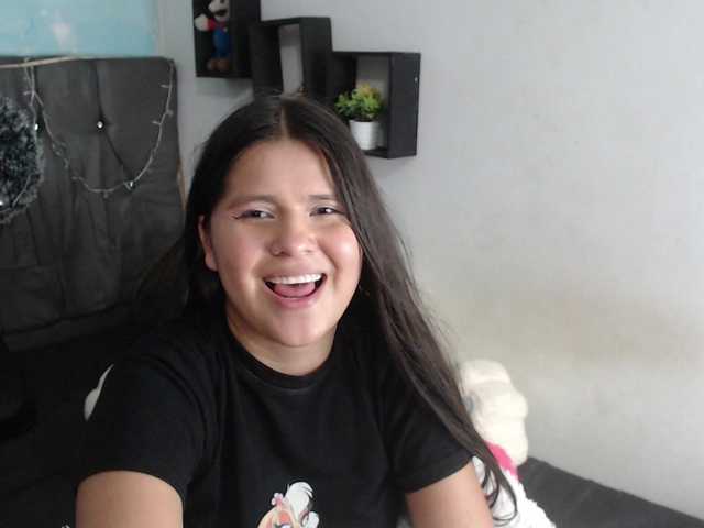 Live sex webcam photo for Shy-LatinsGirl #290281579