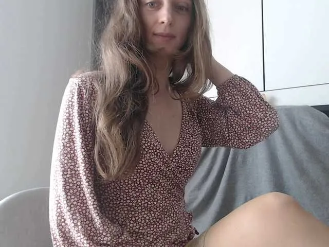 Live sex webcam photo for Shy-SweetGirl #272552104