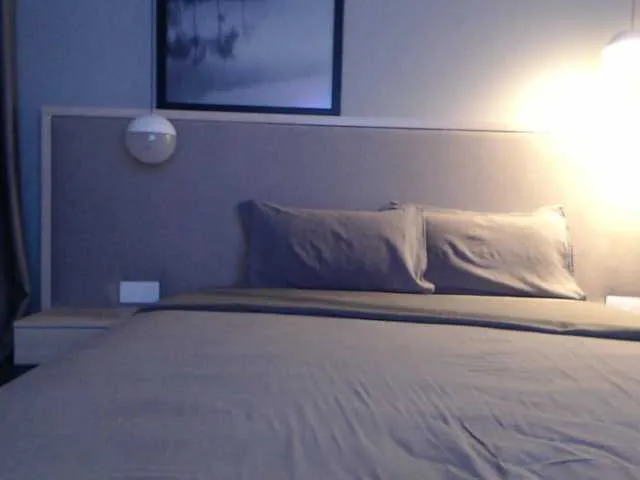 Live sex webcam photo for Shy-SweetGirl #276101831