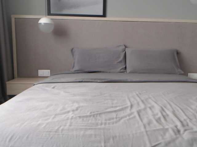 Live sex webcam photo for Shy-SweetGirl #276403195