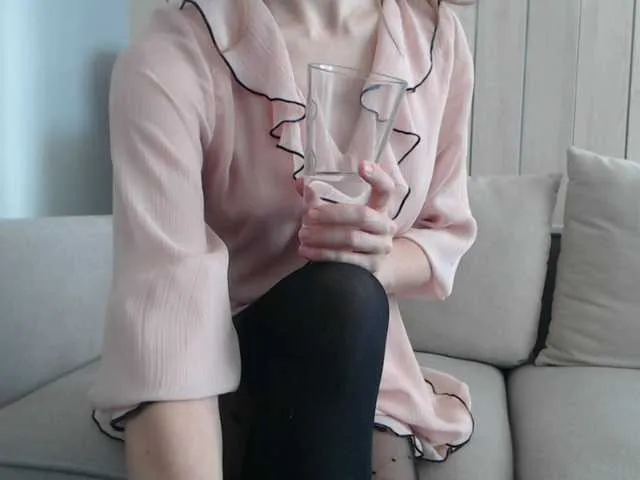 Live sex webcam photo for Shy-SweetGirl #276634414