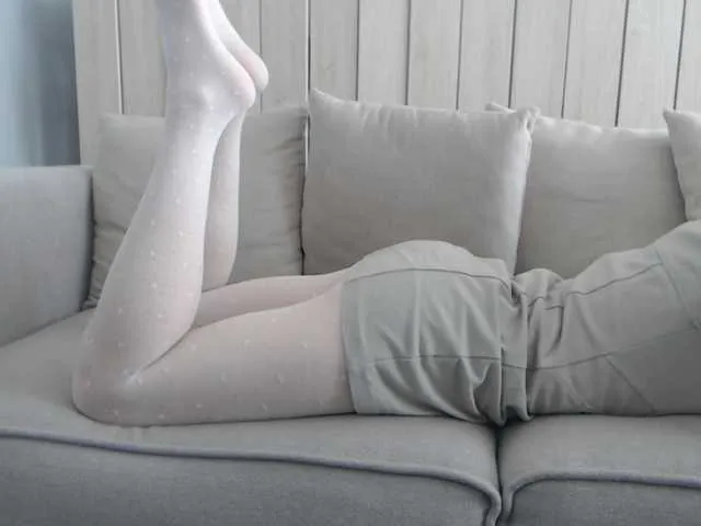 Live sex webcam photo for Shy-SweetGirl #277495375