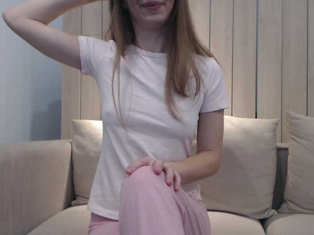 Live sex webcam photo for Shy-SweetGirl #290602310