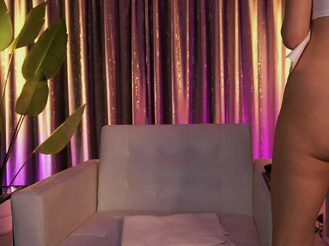 Live sex webcam photo for ShyCollegeBB #292199661