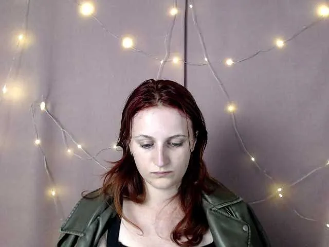 Live sex webcam photo for ShyShy1 #284921217
