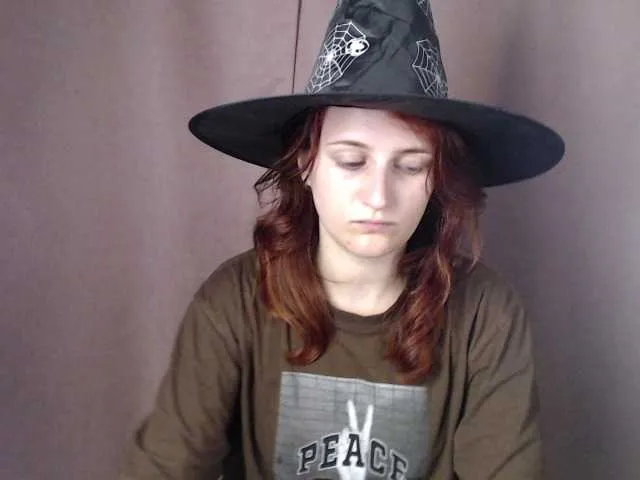 Live sex webcam photo for ShyShy1 #288567537
