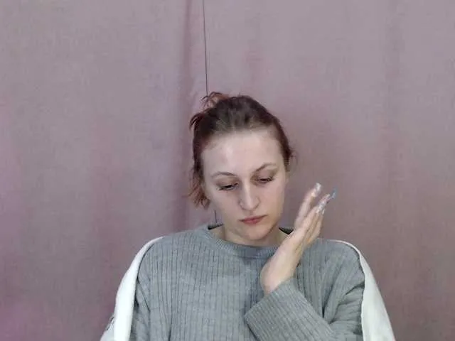 Live sex webcam photo for ShyShy1 #290353164