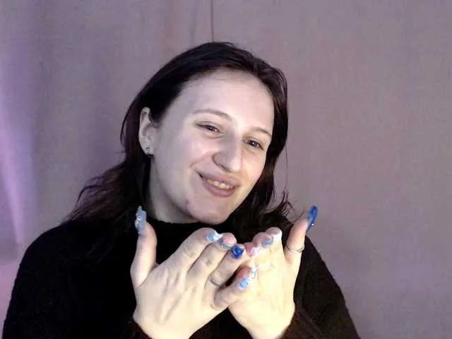 Live sex webcam photo for ShyShy1 #290393247