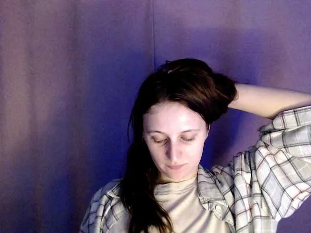 Live sex webcam photo for ShyShy1 #290474358