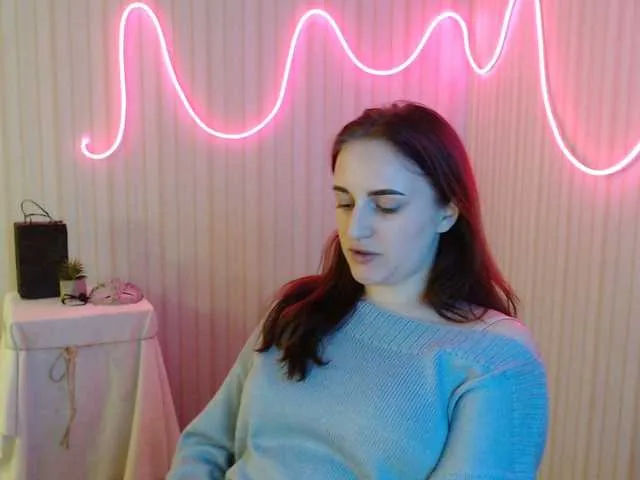 Live sex webcam photo for ShyShy1 #290654149