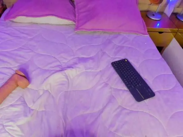 Live sex webcam photo for Sia-37 #274485011