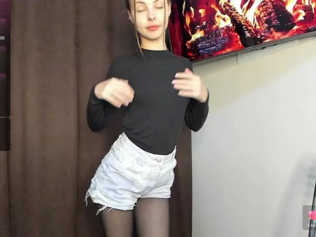 Live sex webcam photo for Sia-small #277908705