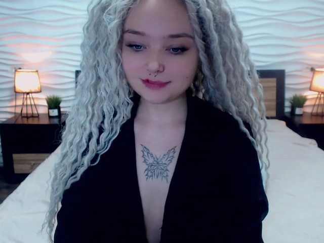 Live sex webcam photo for SiaPixie #288078024