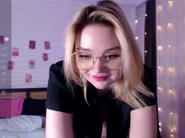 Live sex webcam photo for SiaPixie #288078067