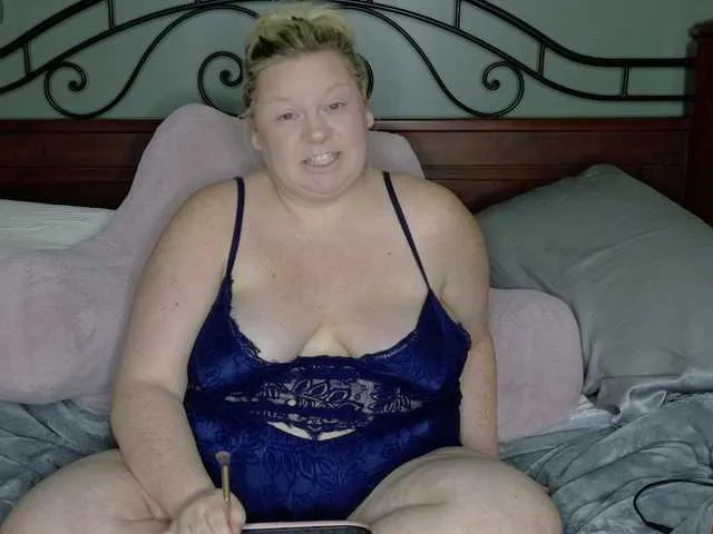 Live sex webcam photo for Siennaluxx #291762958