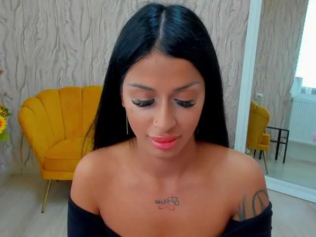 Live sex webcam photo for SierraBlazee #277553790