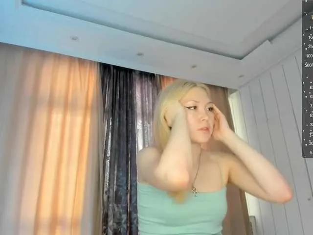 Live sex webcam photo for SilviaFox #276890304