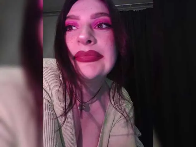 Live sex webcam photo for SilviaGrace #291695805