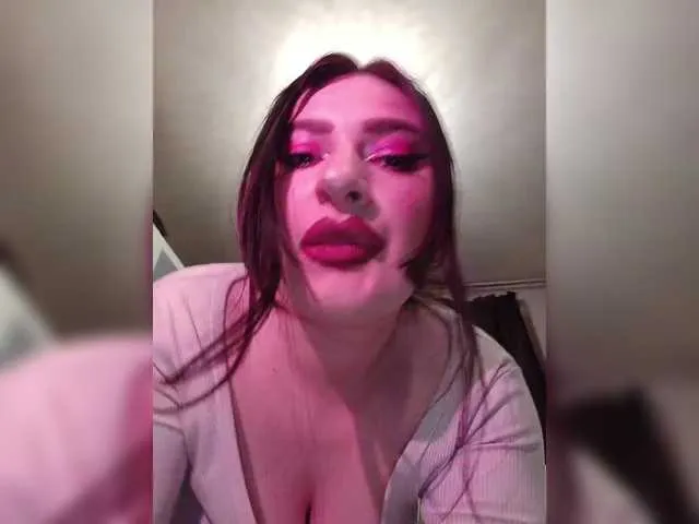 Live sex webcam photo for SilviaGrace #291847311