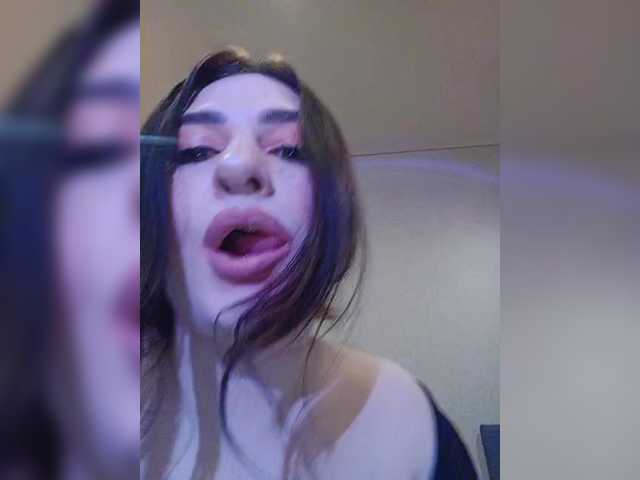 Live sex webcam photo for SilviaGrace #292397063