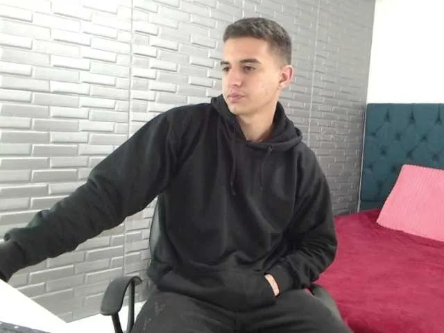Live sex webcam photo for SimonKeler #276318831