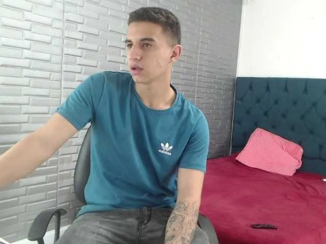 Live sex webcam photo for SimonKeler #276333697