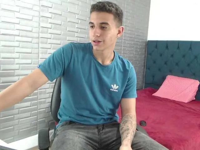 Live sex webcam photo for SimonKeler #276335841