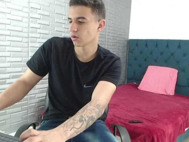 Live sex webcam photo for SimonKeler #276341446