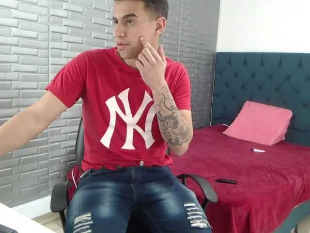 Live sex webcam photo for SimonKeler #276349733
