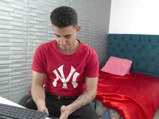 Live sex webcam photo for SimonKeler #276441165