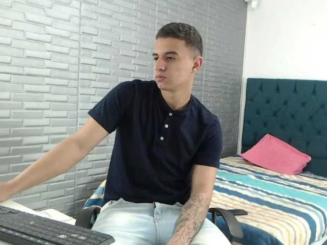 Live sex webcam photo for SimonKeler #276549241