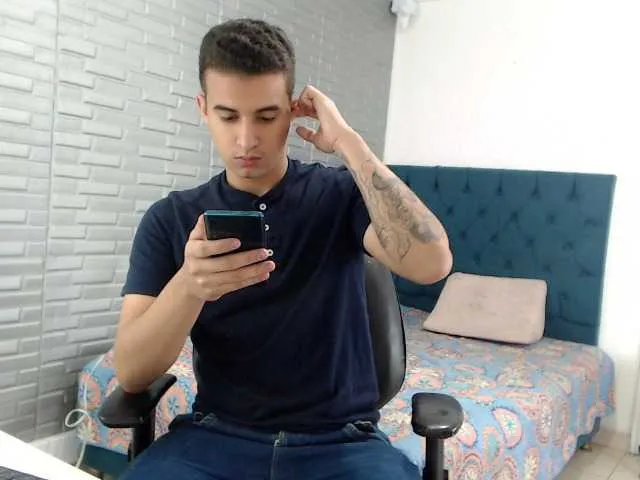 Live sex webcam photo for SimonKeler #277893008