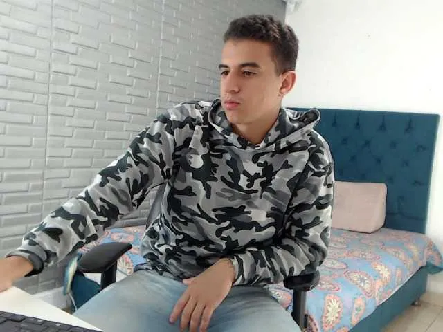 Live sex webcam photo for SimonKeler #277924377