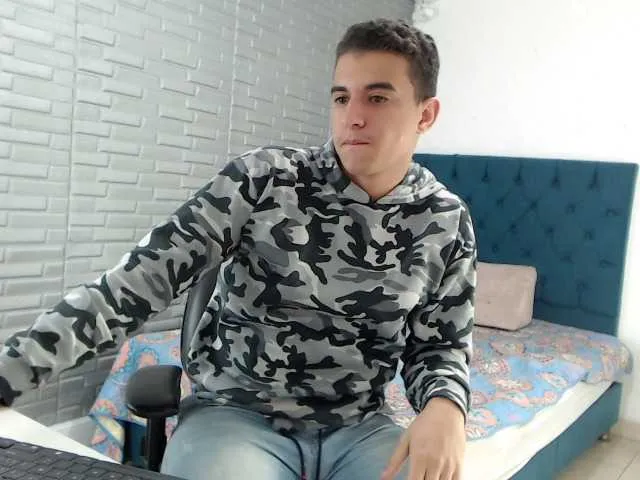Live sex webcam photo for SimonKeler #277930951