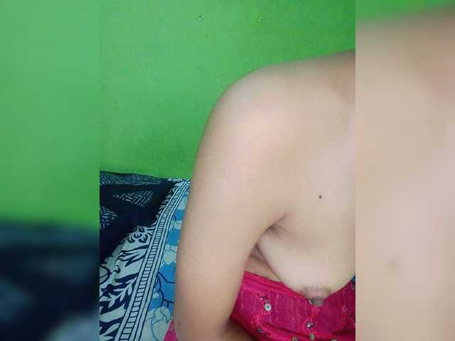 Live sex webcam photo for Simran-16 #275726458