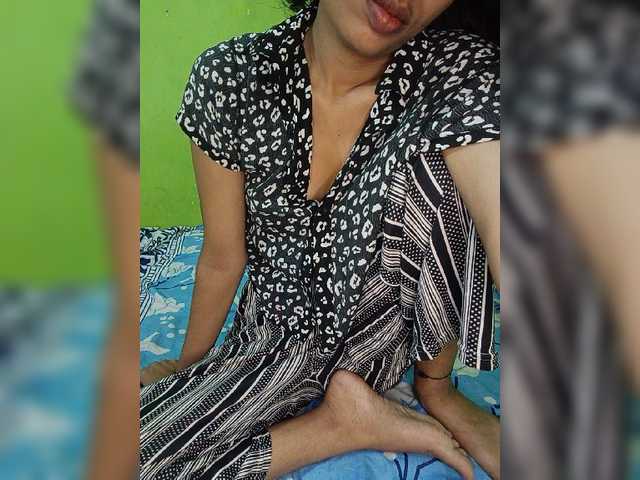 Live sex webcam photo for Simran-16 #276403269