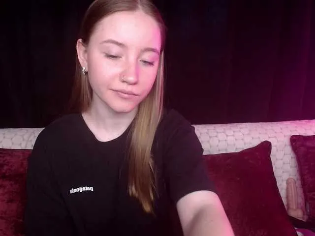 Live sex webcam photo for SindiWatson #277298287