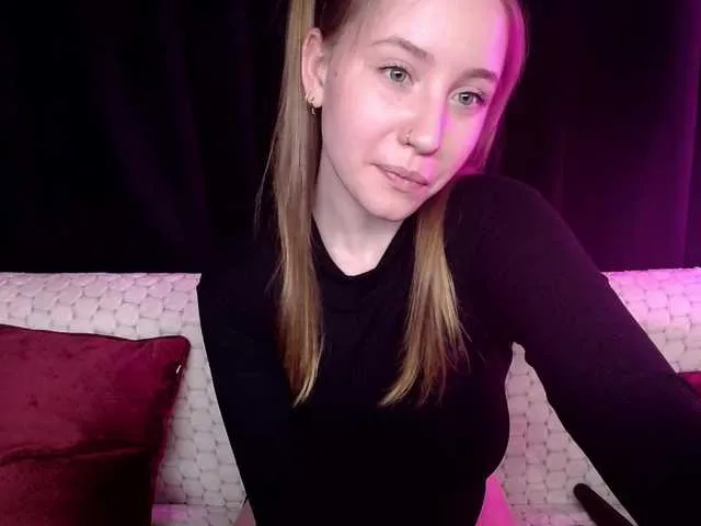 Live sex webcam photo for SindiWatson #277504401