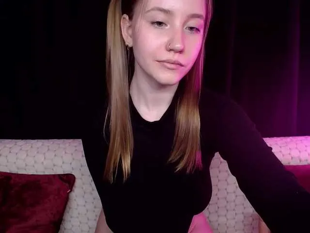 Live sex webcam photo for SindiWatson #277537934