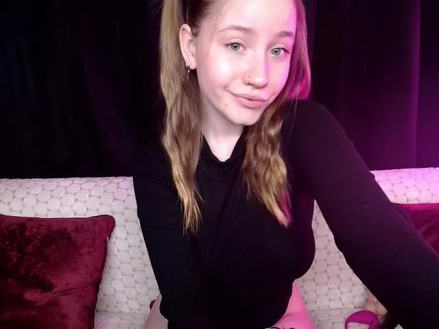 Live sex webcam photo for SindiWatson #277555883