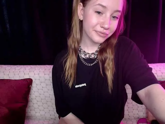 Live sex webcam photo for SindiWatson #277683807